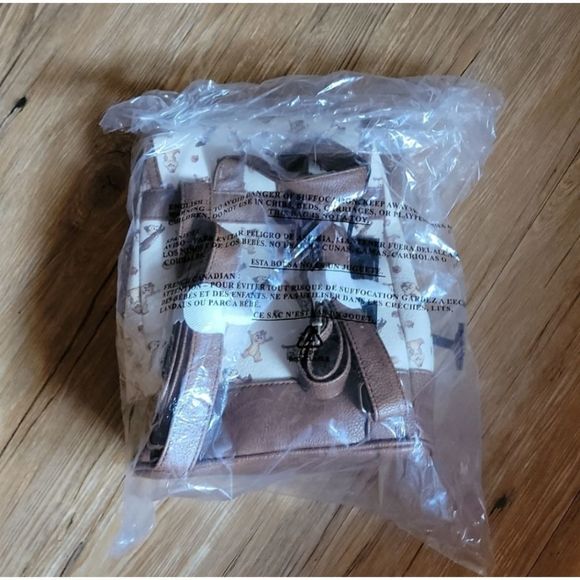 Last One! Her Universe Chip & Dale Slouch Mini Backpack NWT - Picture 5 of 7